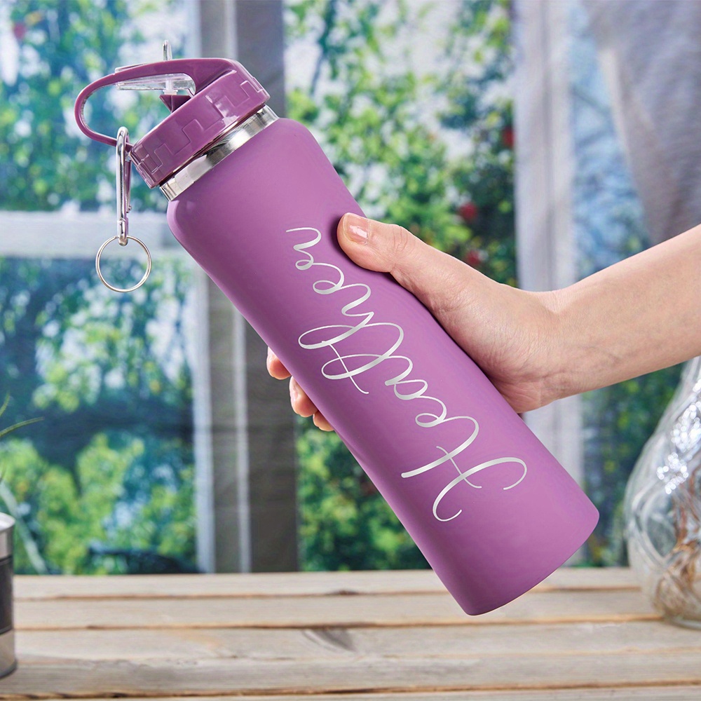 Sports Equipment And Names - Personalisierte Namensanpassung: Edelstahl-Wasserflasche, Tragbare Sport-Trinkflasche, Reise-Outdoor-Fitness-Getränkeflasche.
